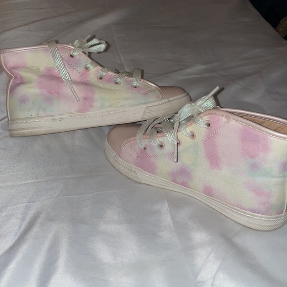 Girls size 3 sneakers - Picture 3 of 4